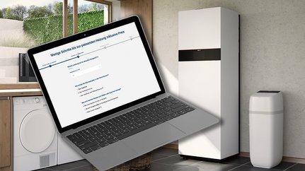Interaktive Heizungsanpassung in stilvollem Raum Der Laptop zeigt eine Umfrage zur Heizungswahl, während im Hintergrund eine stilvolle Küche zu sehen ist.